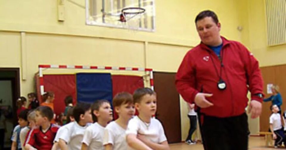 физрук в школе. учитель физической культуры. учитель физкультуры. плохой учитель физкультуры. плохой учитель физкультуры.