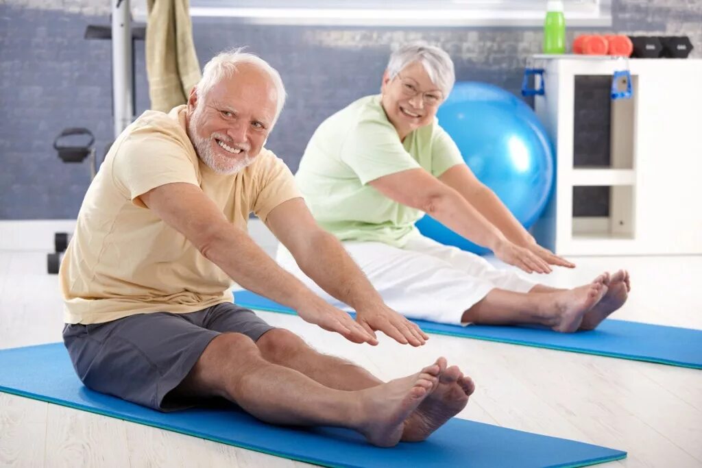 Лечение коленных суставов врач. Суставная гимнастика Дикуля. Лечебная физкультура Дикуля. Физкультура для пожилых. Упражнения для пожилых.