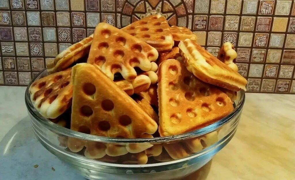 Печенье на сковороде форме как в детстве. Треугольное печенье. Печенье молочное. Печенье на сковороде форме как в детстве. Печенье треугольное в советской форме.