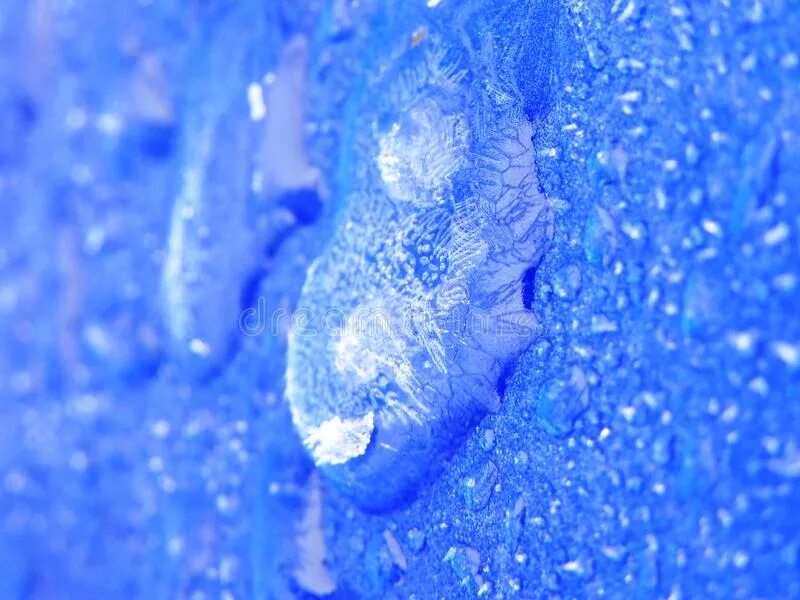 Froze drop. Frozen blue цвет. ярко-голубой цвет льда. ярко синий лед. синий лед г картина для детей.