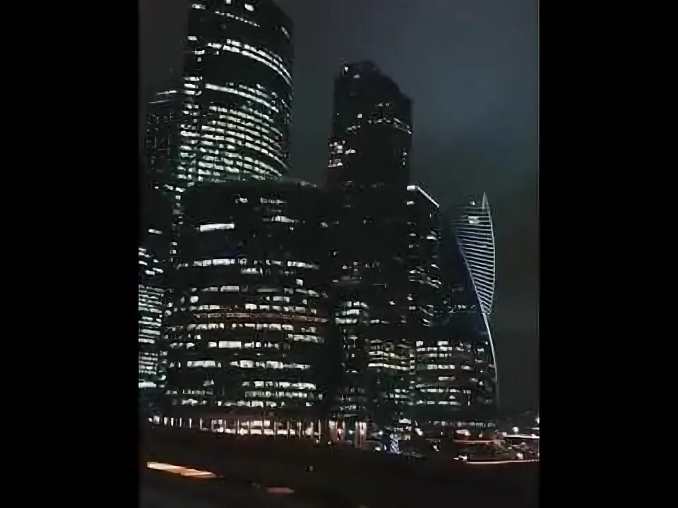 Проводилась земля у Москва Сити. They driving to new york