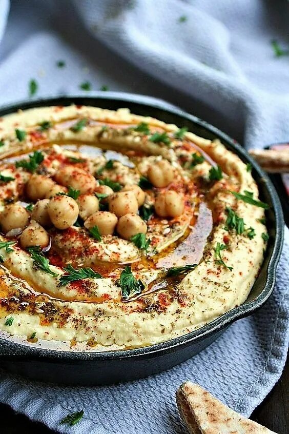 Мусульманские рецепты. Хумус араб. Турецкий хумус. Хумус Африканская кухня. Хумус израильская кухня.