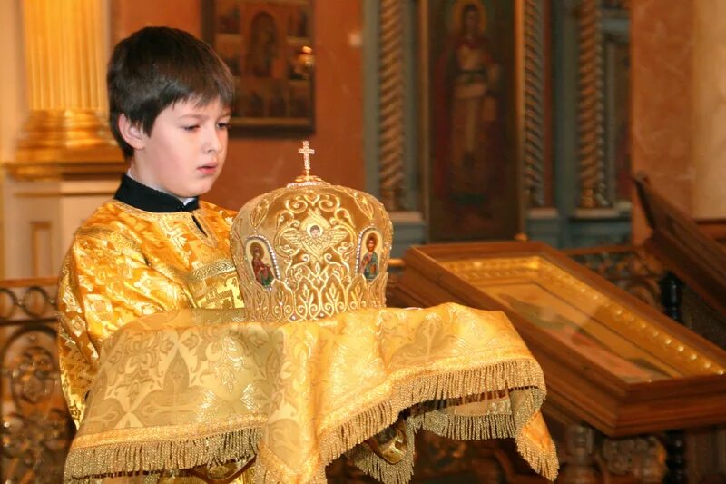 Ребенок в церкви как называется