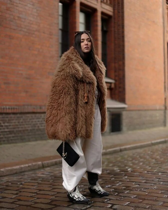 Модная шубка 2023. Норковая шуба мода 2022. Современная красивая шуба. Шуба 2023 тренд. Шуба тренд 2022-2023 натуральная.