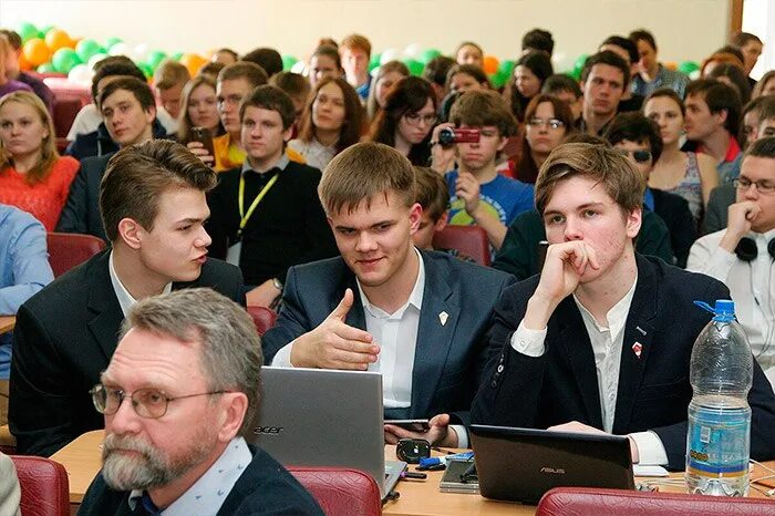 Сунц урфу поступление. СУНЦ Екатеринбург. СУНЦ ЕКБ школа. Специализированный учебно-научный центр (СУНЦ) УРФУ. Школа при УРФУ Екатеринбург.