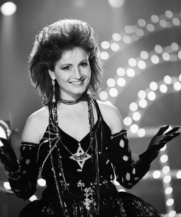 Лайма вайкуле 1980. C. Бонни тайлер 2021. Саманта фокс. Саманта фокс певица.