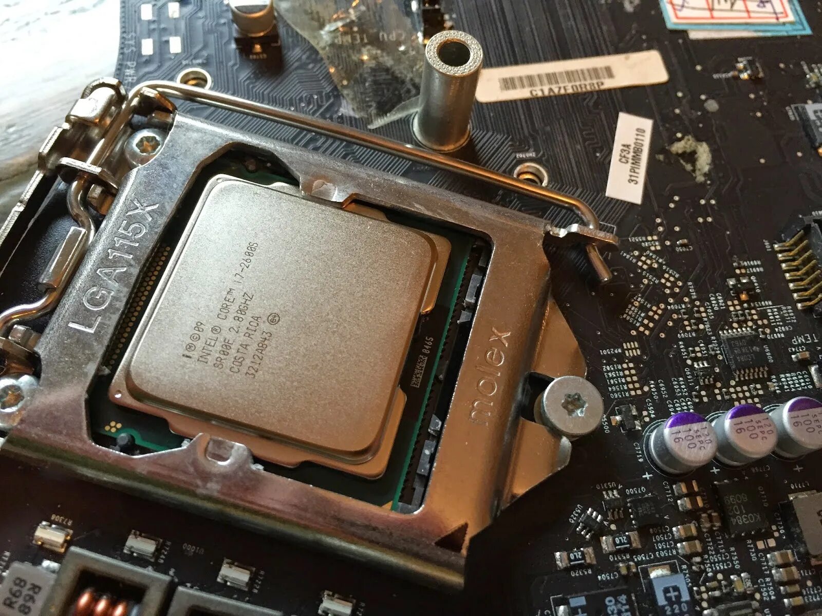 Zalman корпус серверный радиатор. Компьютер оптимальный 143142. Крепление процессора. Вставка процессора в материнскую плату. На каком процессоре собирать компьютер.