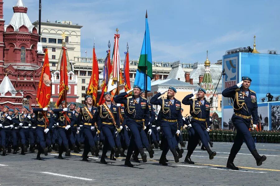 Парад войск в москве. Военный парад на красной площади. День Победы военный парад. Военный парад 9 мая. Парад на красной площади 9 мая.