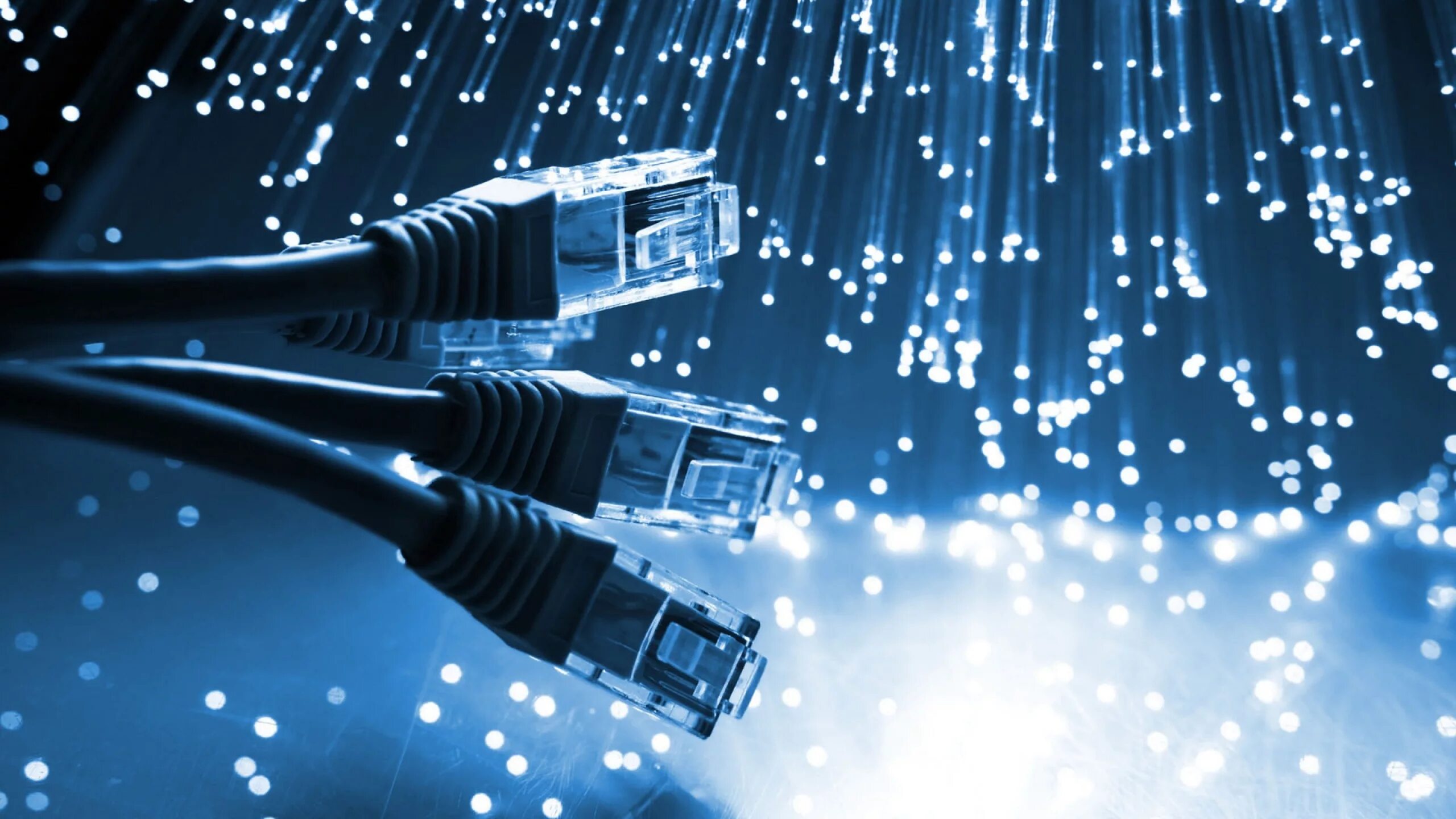Информационные линии связи. Кабель сетевой компьютерный. Оптоволокно кабель для интернета. Провод локальной сети. Высокоскоростной интернет.