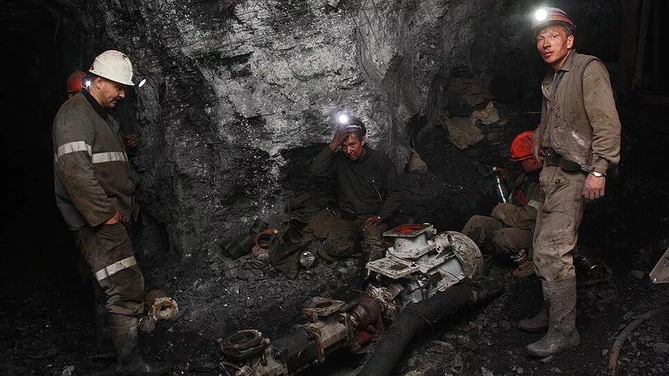 Шахта полысаево. Шахта заречная полысаево. шахта сибирская кемерово. кузбасс шахтеры шахты. шахта заречная кемеровская область.