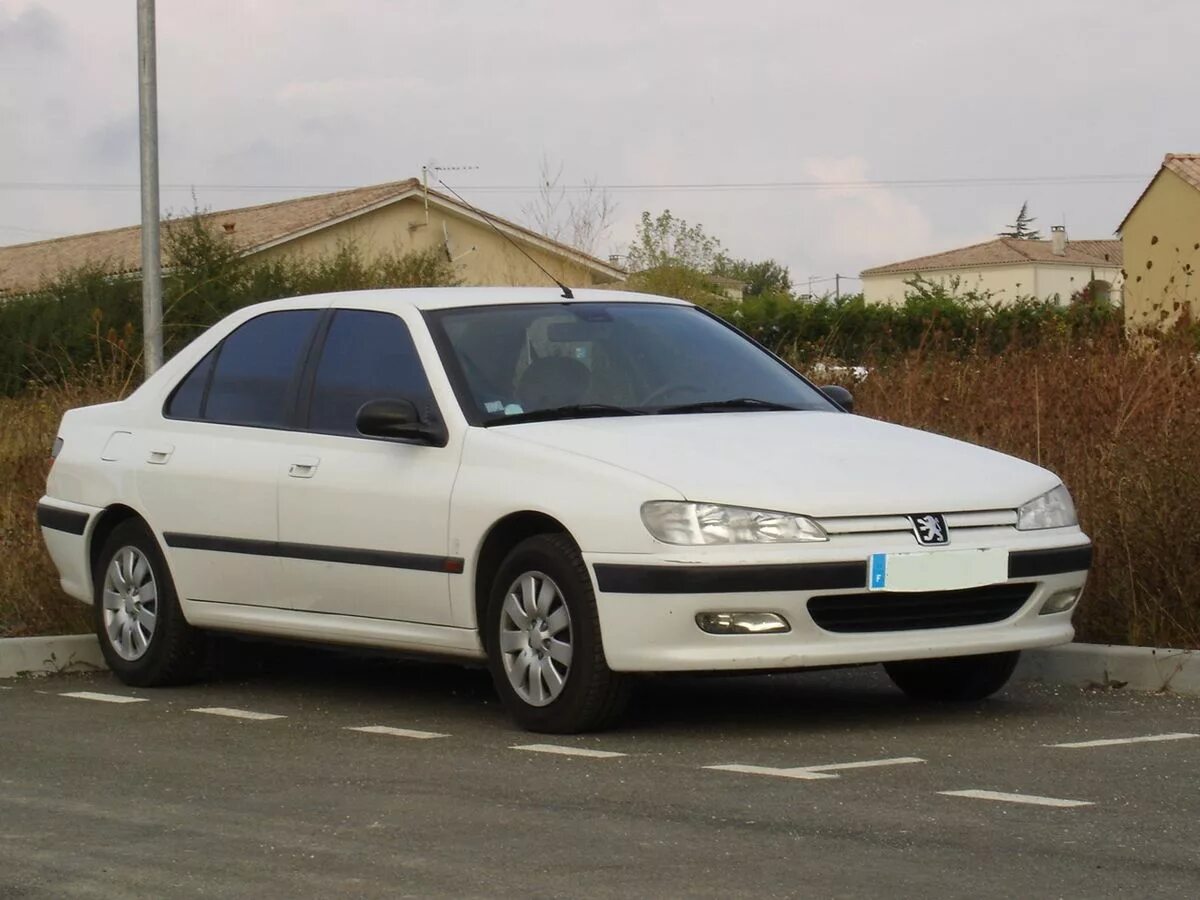 Пежо 406 седан белый. Пежо 406 седан. Peugeot 406 2004. Peugeot 406 2002. Пежо 406 в москве.