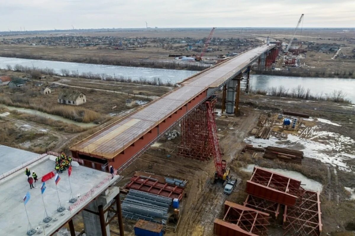 Мост через Волго Донской канал в Волгоградской области. Мост через Волгодонской канал Волгоград. Мост через Волго-Донской судоходный канал. Мост через ВДСК Красноармейский район. Строительство моста через волго донской канал