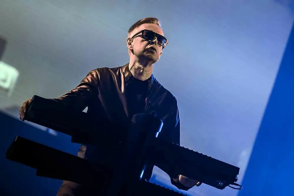 Энди флетчер. Andy fletcher depeche mode. Andy fletcher depeche mode. Эндрю флетчер клавишник. Флетчер депеш мод.