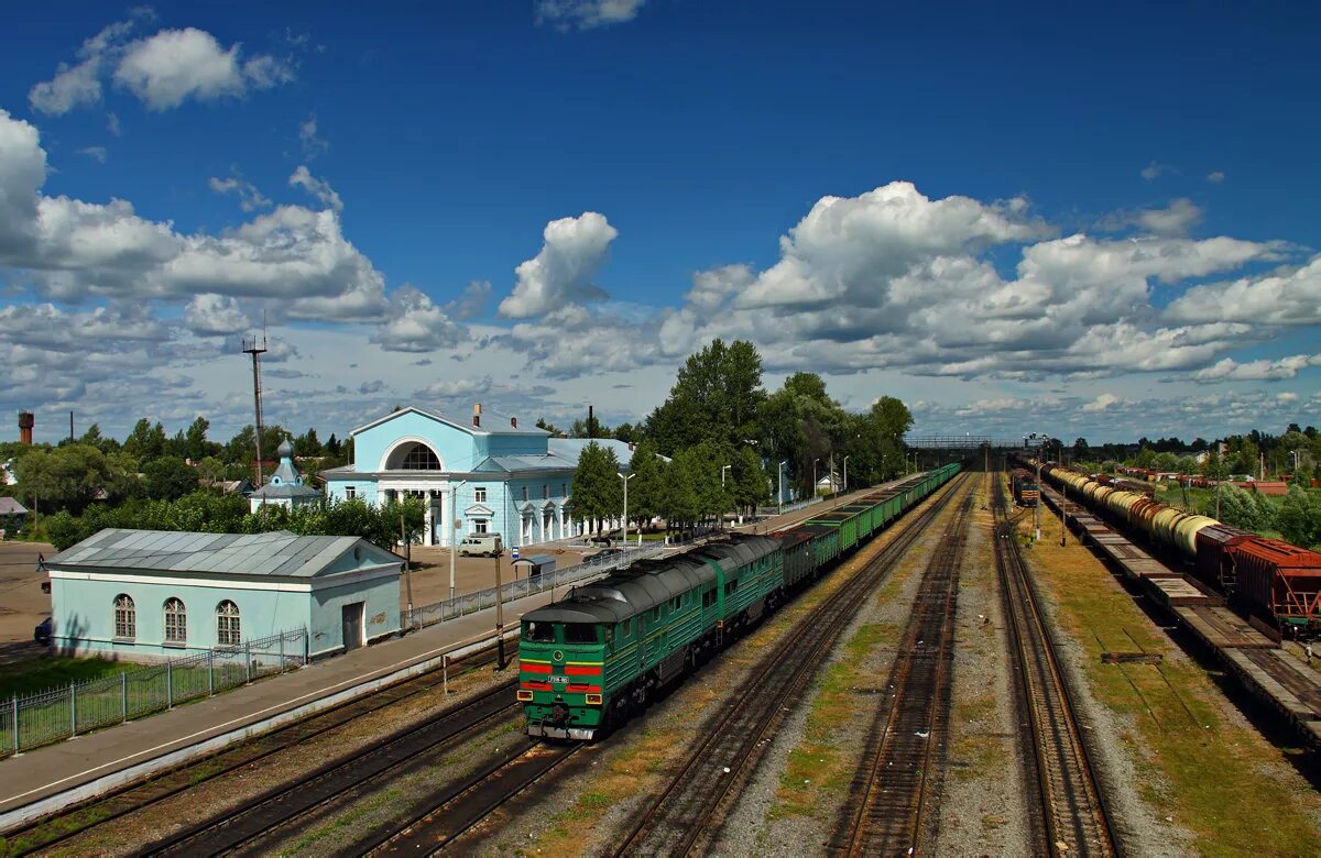 Старая Русса Железнодорожный вокзал. ЖД станция Старая Русса. Станция Чакино. Вокзал в старой Руссе. Включи старая станция