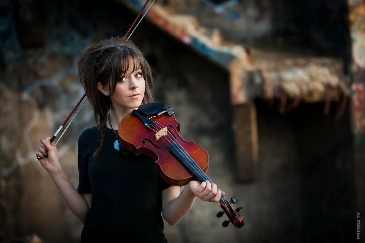 девушки со скрипкой. девочка скрипка слушать. девочка скрипка слушать. девушка скрипачка линдси стирлинг. девочка скрипка слушать.