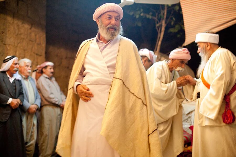 Религия езидов. Изиды народ. Как ранее переписывались езиды. Как ранее переписывались езиды. Езиды.