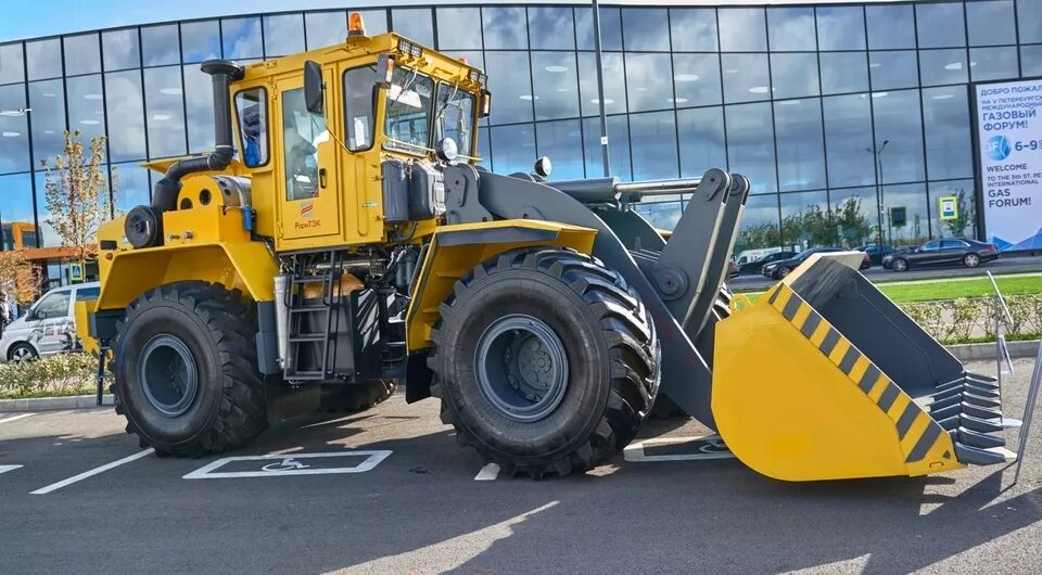 Кировец к 708 удм. Кировец к-708.2. кировец удм 708 фронтальный. фронтальный погрузчик кировец к-708удм. фронтальный погрузчик кировец 3060.