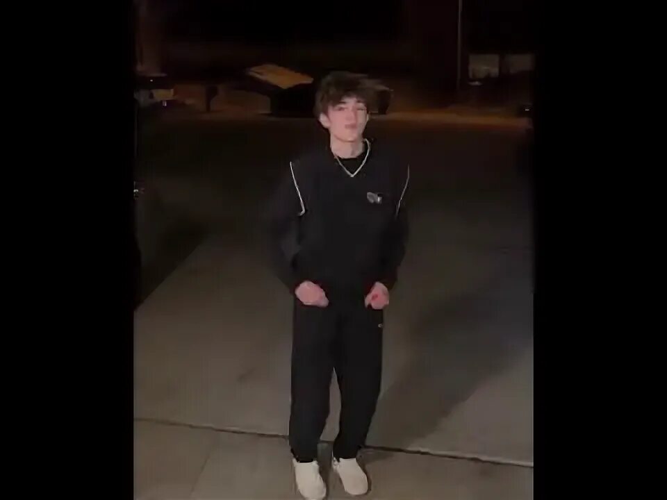 Медведев американ бой. Медведев американ бой. Американ бой танец. Дмитрий медведев танцует под американ бой. Дмитрий медведев танцует.