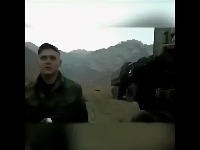 На раз два сели песня армейская слушать
