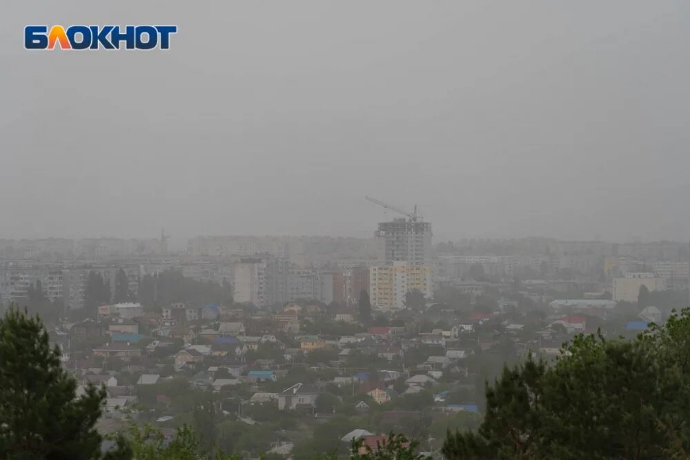 Гидрометцентр волгоград точная. Песчаная буря волгоград. песчаная буря в волгограде 2025. гидрометцентр волгоград. пыльная буря над волгоградом аэрофотосъемка.