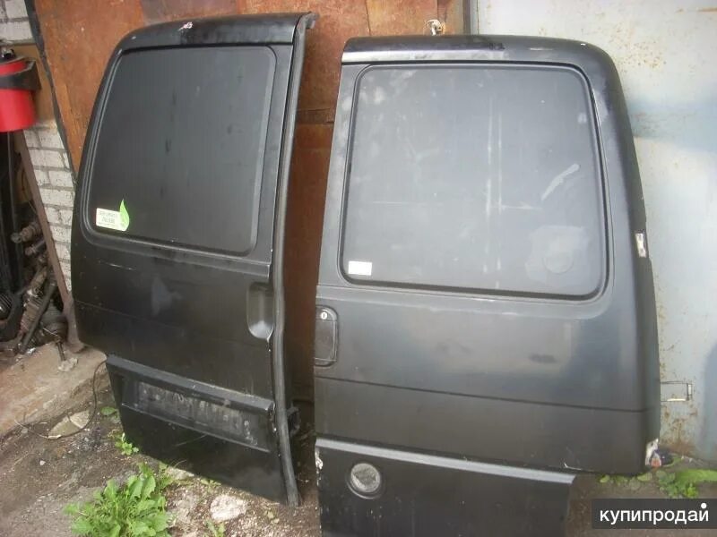 Volkswagen t4 дверь. Задние двери Транспортер т4 1992. Дверь Фольксваген т4. Задняя дверь Фольксваген т4. Задняя дверь Фольксваген Транспортер т4.