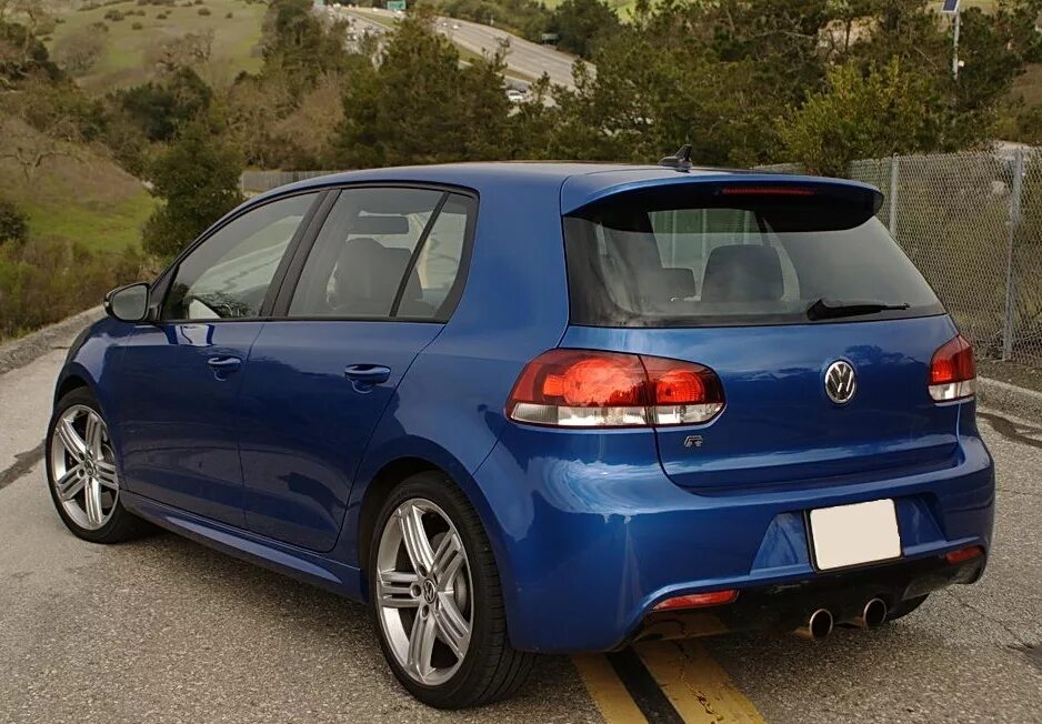 Фольксваген гольф 6 поколение черный. Volkswagen golf 6 поколения. Volkswagen golf r 20 gti. Гольф 6 2. Фольксваген гольф 6 синий.