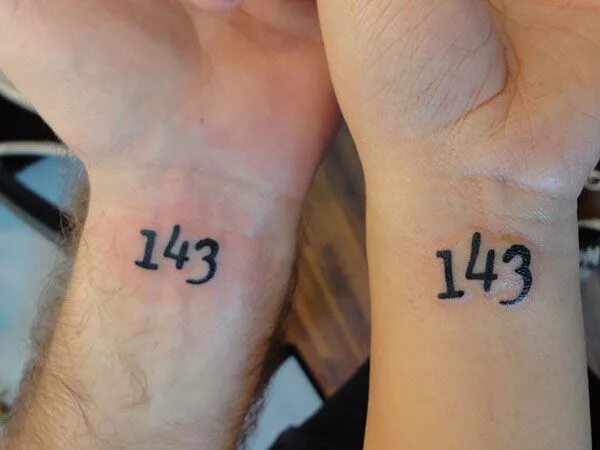 Что значит число 143. Тату цифры на запястье. тату 143. тату 143 число. тату цифра 1.
