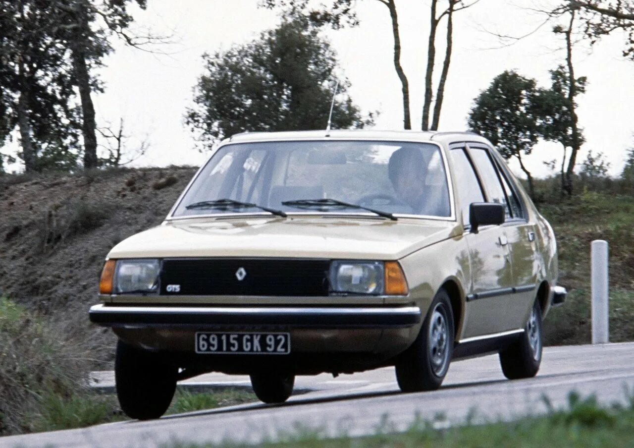 Renault GTS 1982. Рено 18 универсал. Renault 18 1978. Рено 18 седан. Купить рено 18