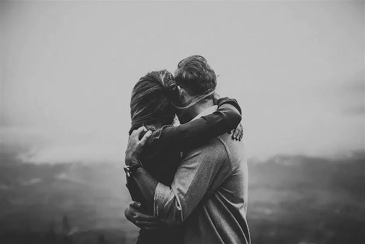 С тобою рядом. Крепкие объятия мужчины и женщины. Влюбленная пара. Сильные объятия. 2 твоих объятья.