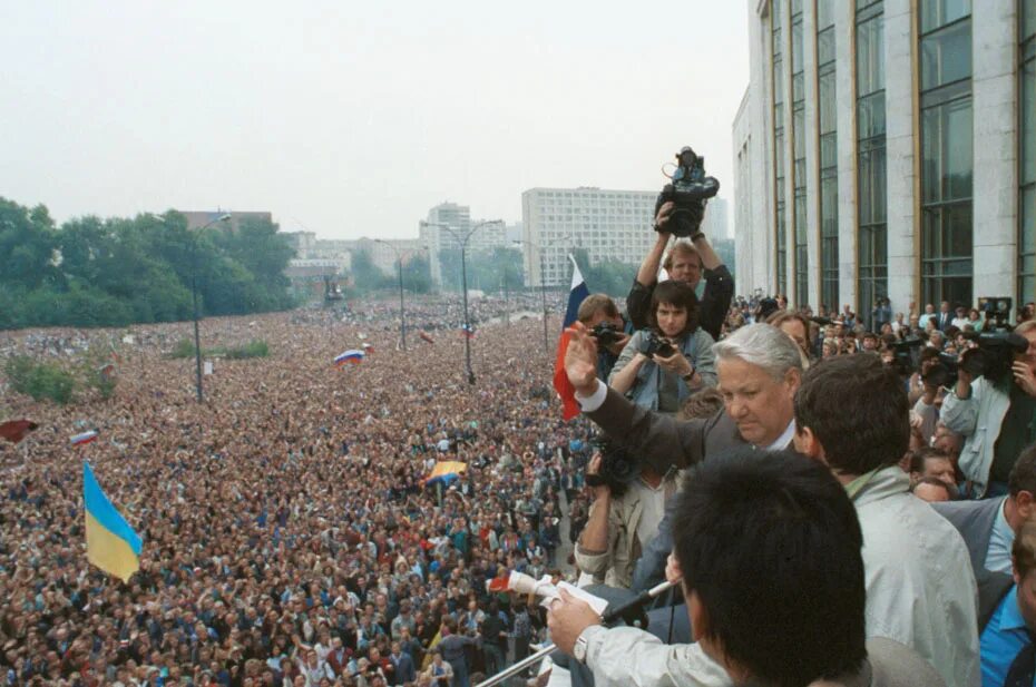 ГКЧП август 1991. Ельцин 1991 ГКЧП. Ельцин в августе 1991. ГКЧП 19 августа 1991 года. 12 июня 1991 г