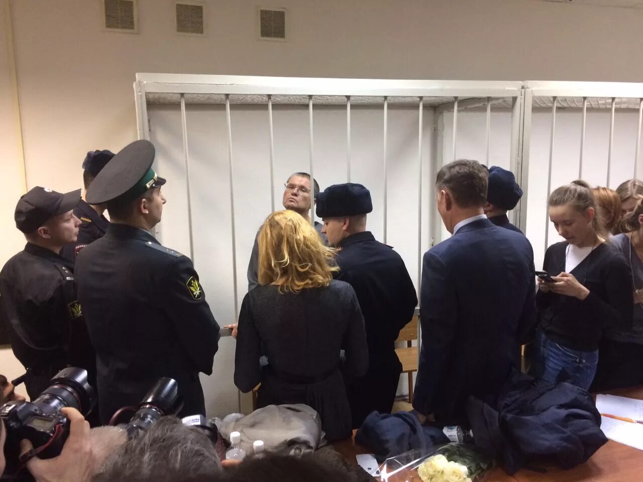 Суд над бывшим министром. Улюкаев в зале суда. Улюкаев под стражу.