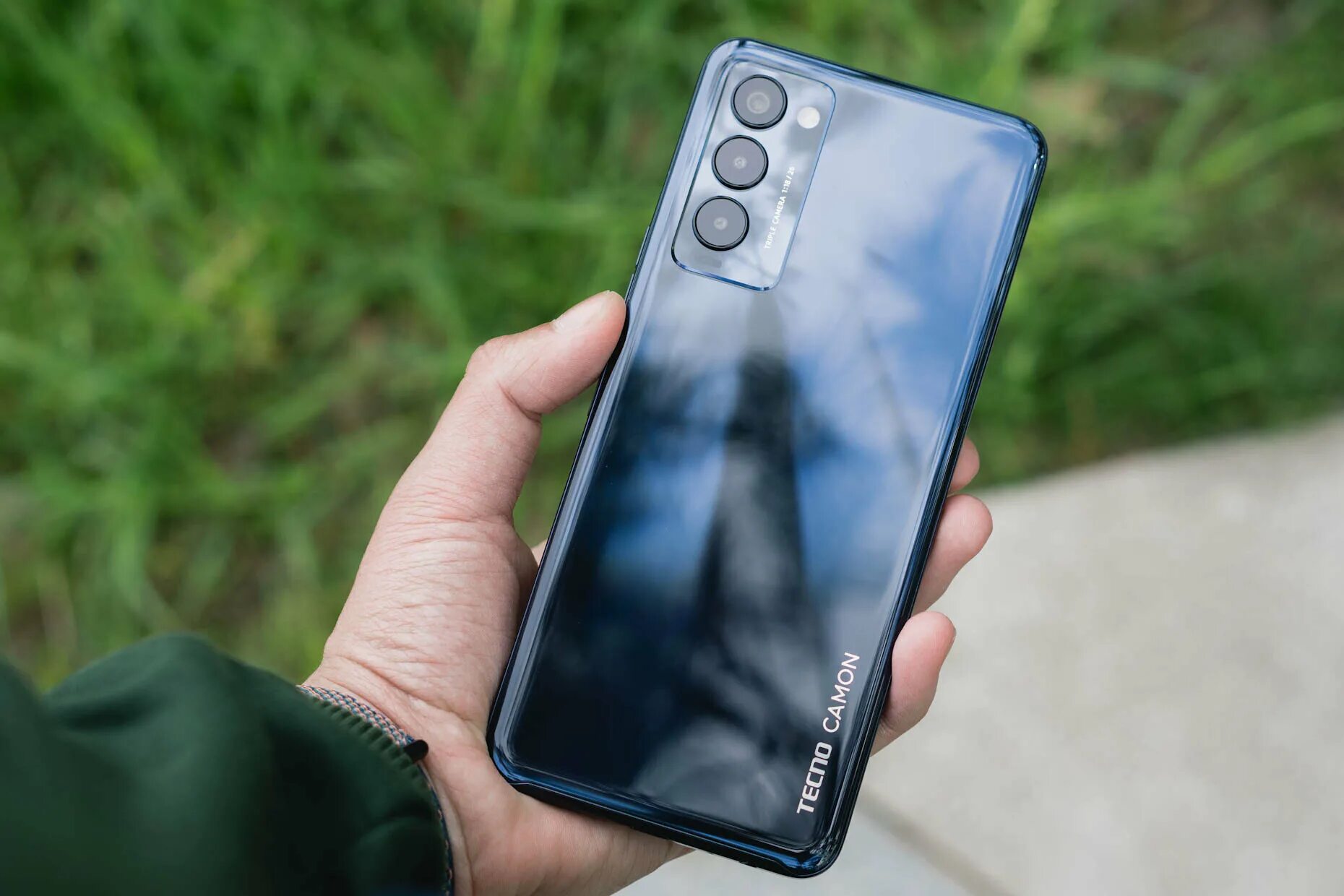 Лучший смартфон 2025 до 40. Camon 18p. смартфон с большой прямоугольной камерой. techno 18p. смартфон techno camon 18.