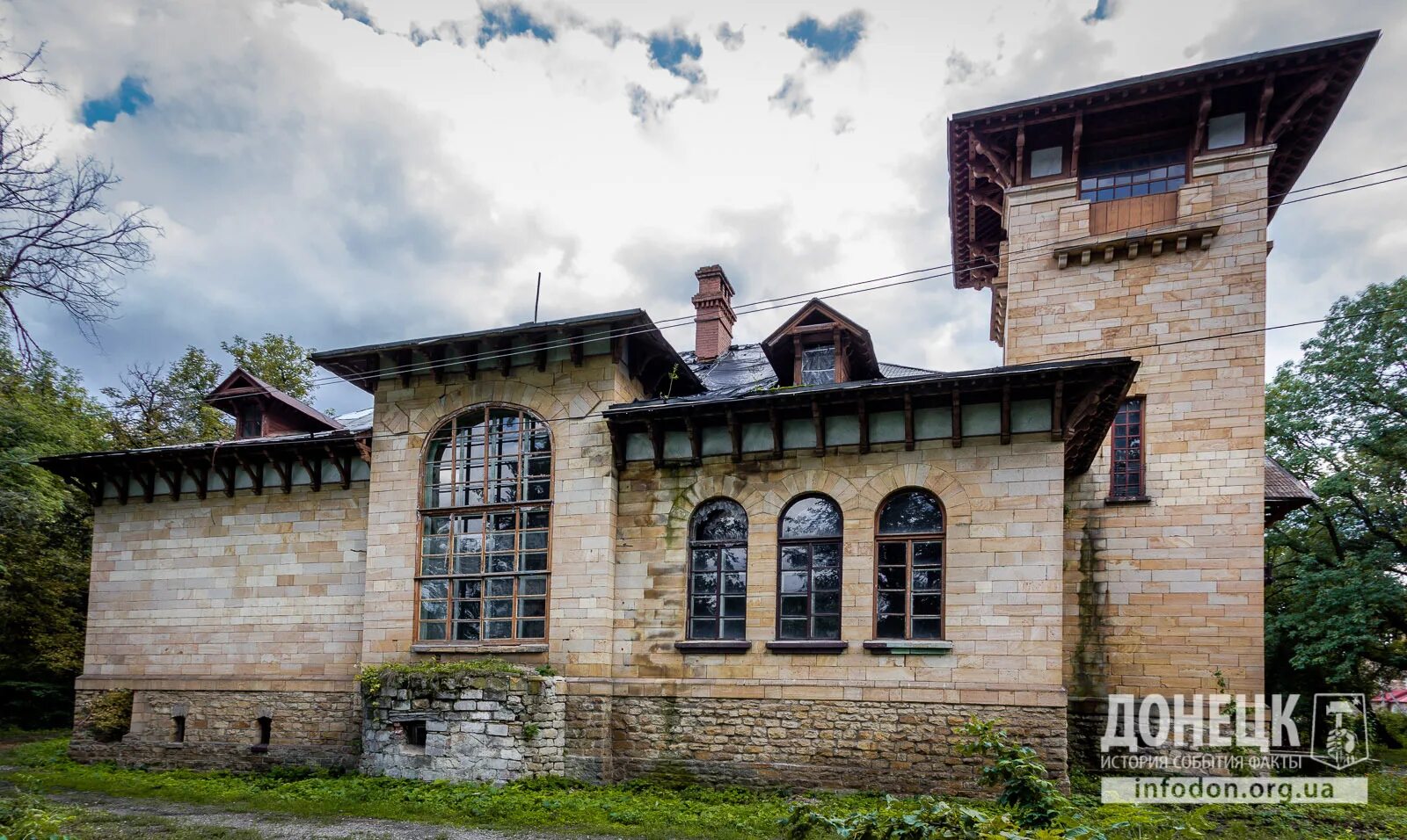 в каком стиле выполнена усадьба мсциховского. усадьба мсциховского лнр. алчевск усадьба мсциховского. усадьба мсциховского луганская. в каком стиле выполнена усадьба мсциховского.