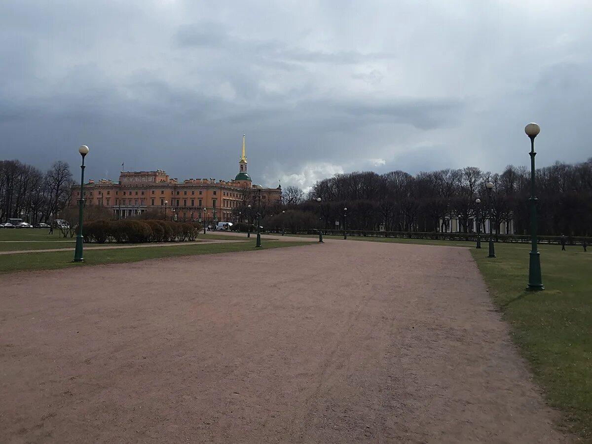 Где марсово поле. Марсово поле в Санкт-Петербурге. Марсово поле, Санкт-Петербург, Марсово поле. Марсово поле и летний сад в Санкт-Петербурге. Марсово поле Ленинград.