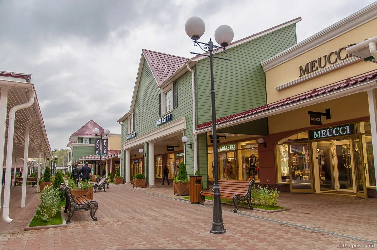 Одежда внуково аутлет. Внуково аутлет виладж. outlet village внуково. тц «vnukovo outlet village». новая рига аутлет виладж.