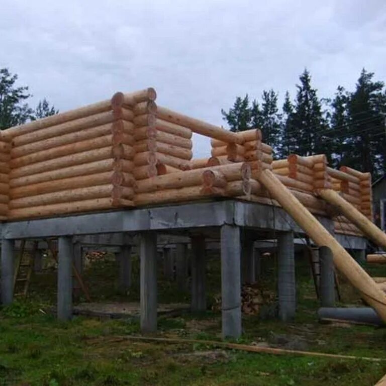 Фундамент из бревна