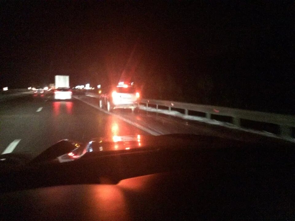 Переезд. Жд шлагбаум. Ночной жд переезд. Переезд ночью. Переезд на железной дороге ночью.