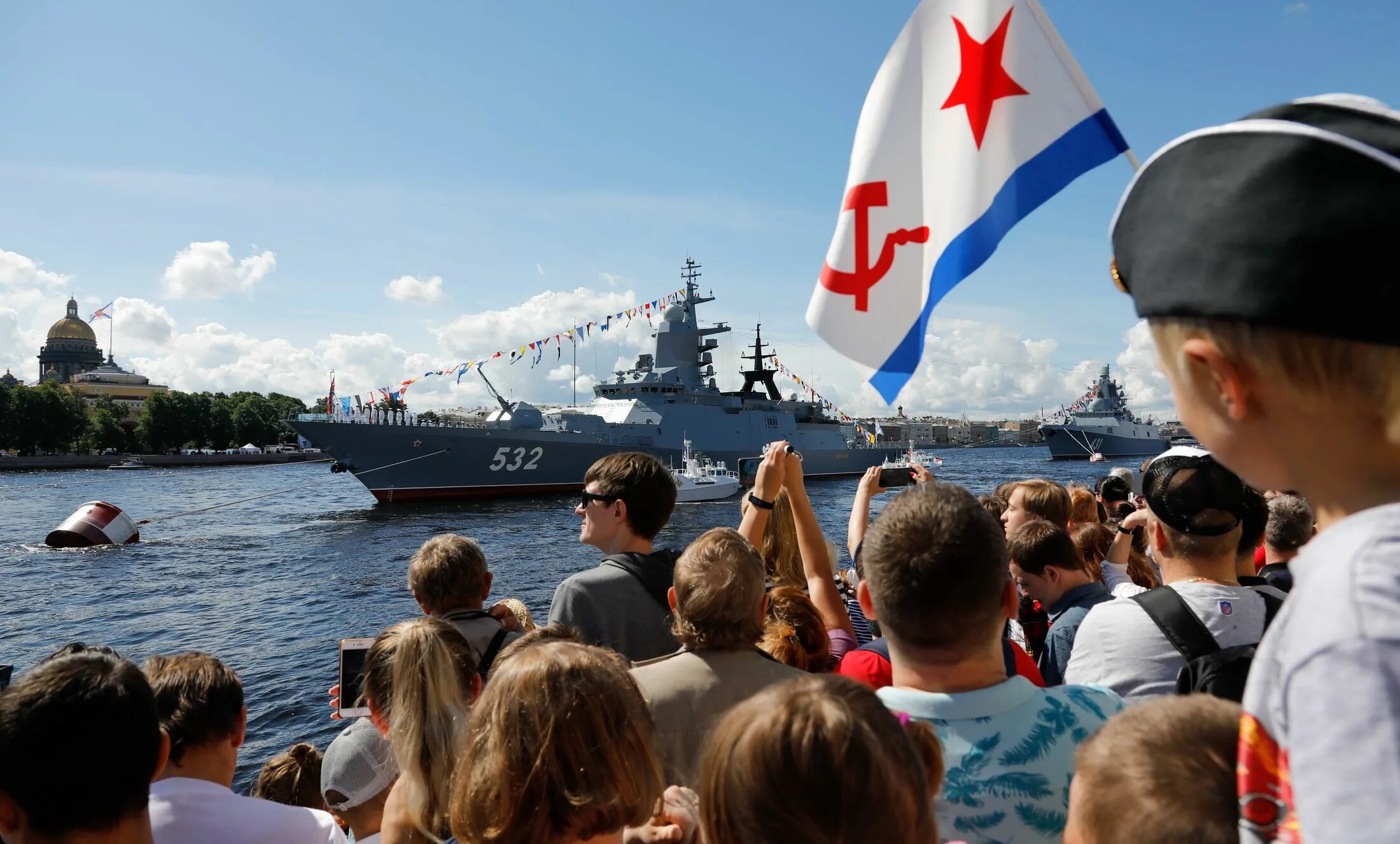 Россия 9 июля. День ВМФ (день военно-морского флота). Военно морской парад ВМФ России. День военно-морского флота парад в Петербурге. Морпехи на параде ВМФ В Санкт-Петербурге 2022.