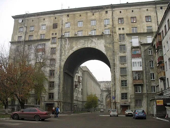 Арка проезд. Соцгород Нижний Новгород. Сталинский Ампир в Нижнем Новгороде. Сталинский Ампир проспект Стачек. Нижний Новгород Соцгород арка.