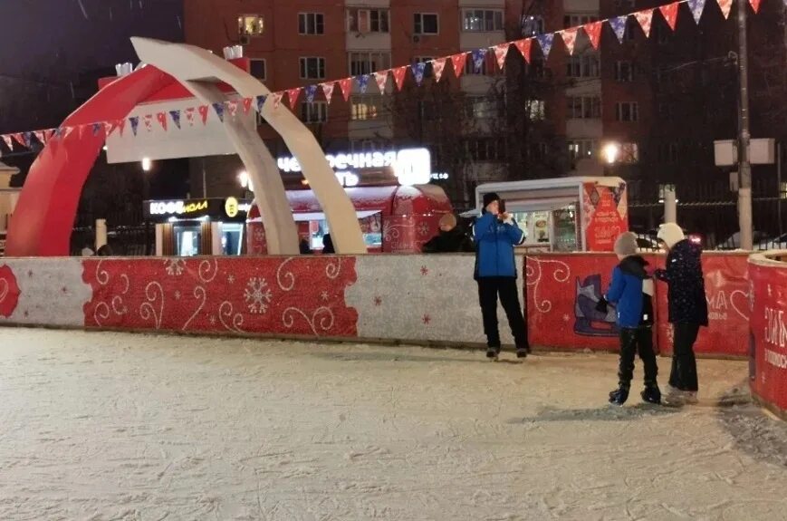 Парк талалихина подольск. Парк талалихина подольск каток. Фаворит каток. Катки подольск 2024. Парк талалихина горка.