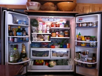 В холодильнике замерзают продукты на полках почему