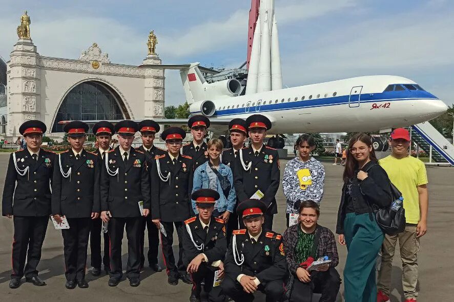 154 центр. Ту 154 центр подготовки космонавтов. китайцы школьники. кадетский корпус. кадеты фото учеников.