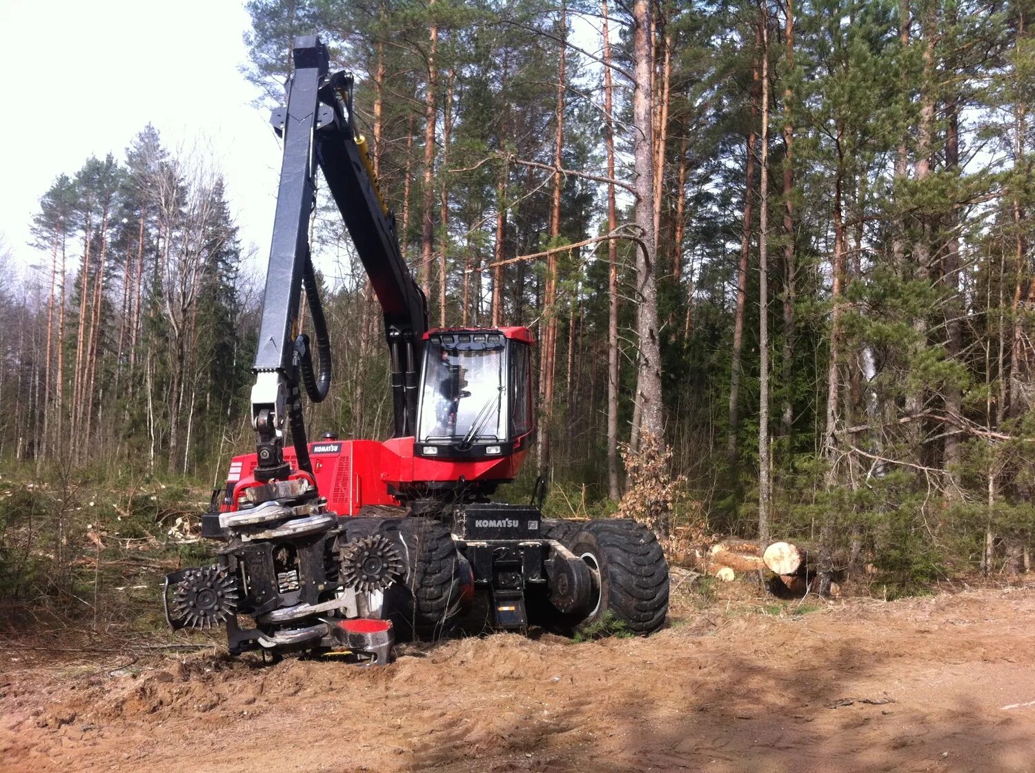 Харвестер камаз. Харвестер Комацу 941.1. Харвестер Komatsu. Харвестер Коматсу. Валмет 941.1 харвестер технические.