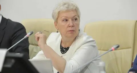 Ио министра образования