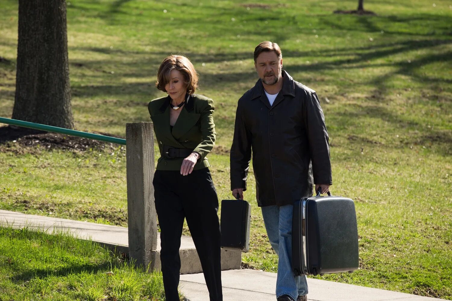 сериал про отец спасает дочь. папа обиделся. дмитрий исаев грехи отцов. отцы и дочери фильм. аарон пол и аманда сейфрид.