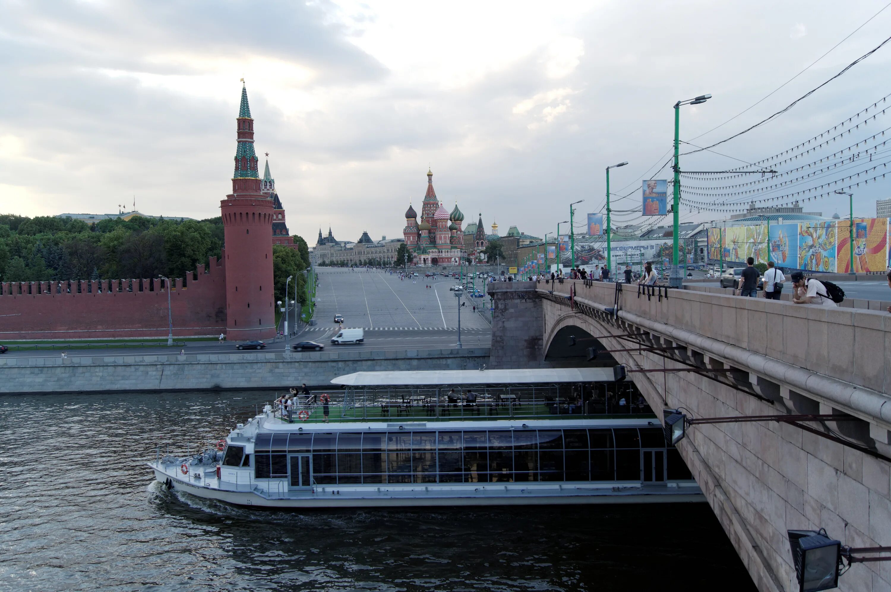 Москва река читать краткое. Мост Москва река м.Руст. Bolshoy Moskvoretsky Bridge. Казанский мост Москва. Успенский мост на Москве реке.