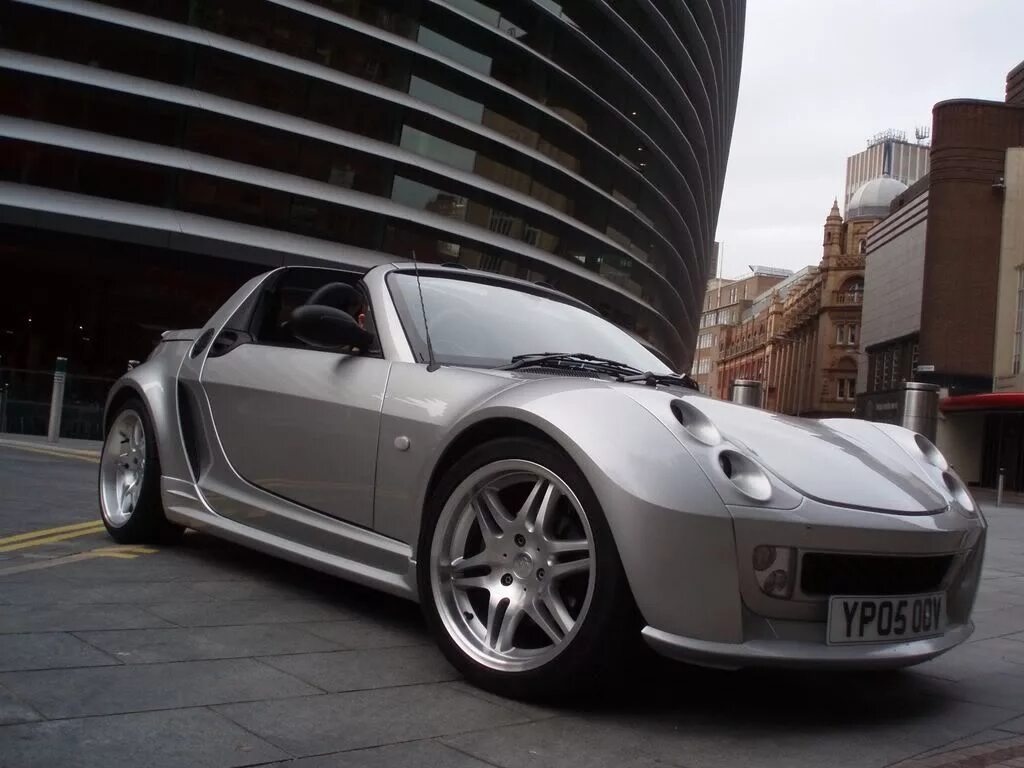 Smart roadster кабриолет. Mercedes smart roadster. Смарт родстер брабус. Машина smart roadster. Smart roadster for sale.