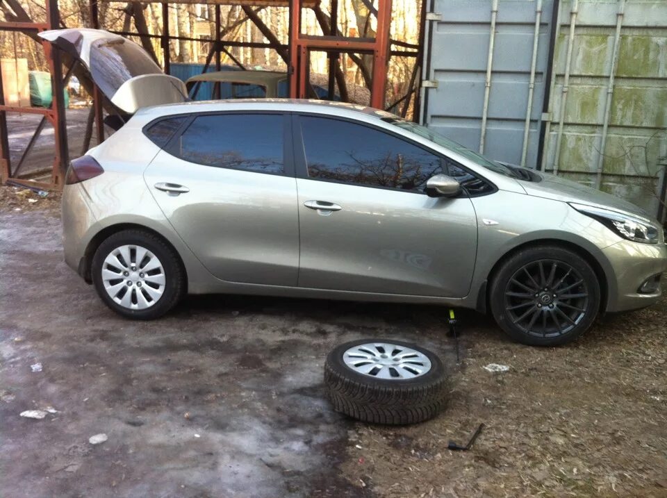 Купить б/у Kia Ceed II Рестайлинг 1.6 AT (130 л.с.) бензин автомат в Люберцах: ч