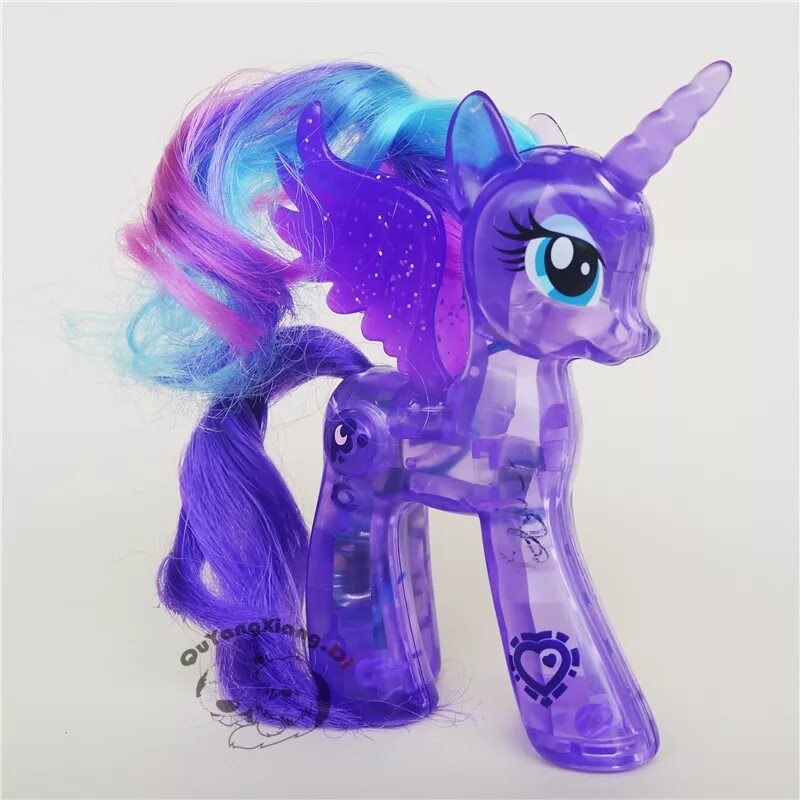 Светящихся пони. Фигурка Hasbro Princess Luna b7815. Принцесса Луна пони игрушка. Лунная пони игрушка. My little Pony светящиеся игрушки.