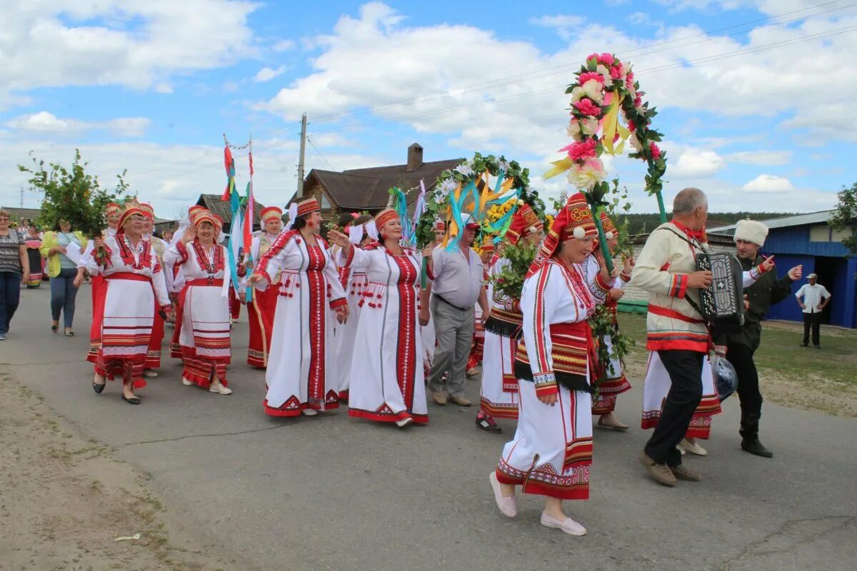 Имя просветителя мордовского народа. Масторавань морот мордовский праздник. Просветители мордовского народа. Ф. Евсевьев макар евсевьевич краткая биография.